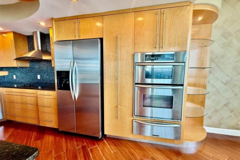 Condo in Clearwater, Florida, 3 bedrooms  № 1912999 - photo 13