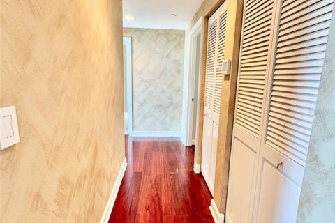Condo in Clearwater, Florida, 3 bedrooms  № 1912999 - photo 24