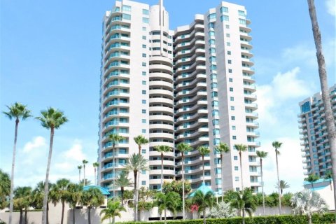 Condo in Clearwater, Florida, 3 bedrooms  № 1912999 - photo 1