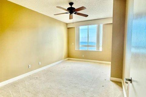 Condo in Clearwater, Florida, 3 bedrooms  № 1912999 - photo 19