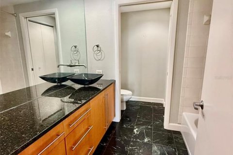 Condo in Clearwater, Florida, 3 bedrooms  № 1912999 - photo 25