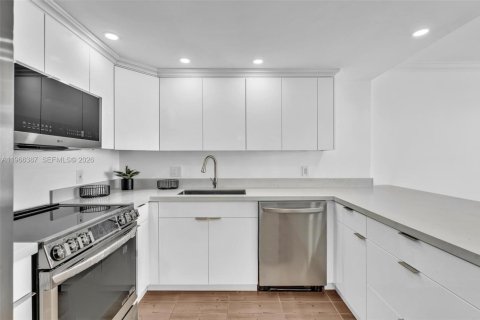 Condominio en alquiler en Aventura, Florida, 1 dormitorio, 99.03 m2 № 2027989 - foto 5