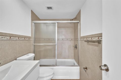 Condominio en alquiler en Aventura, Florida, 1 dormitorio, 99.03 m2 № 2027989 - foto 27
