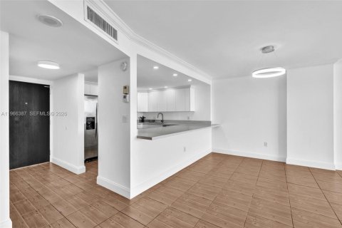 Condominio en alquiler en Aventura, Florida, 1 dormitorio, 99.03 m2 № 2027989 - foto 17