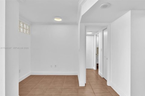 Condominio en alquiler en Aventura, Florida, 1 dormitorio, 99.03 m2 № 2027989 - foto 25