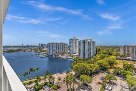 Condominio en alquiler en Aventura, Florida, 1 dormitorio, 99.03 m2 № 2027989 - foto 23