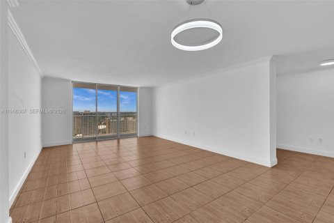 Condominio en alquiler en Aventura, Florida, 1 dormitorio, 99.03 m2 № 2027989 - foto 12