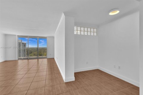 Condominio en alquiler en Aventura, Florida, 1 dormitorio, 99.03 m2 № 2027989 - foto 15