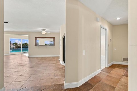 Casa en venta en New Port Richey, Florida, 4 dormitorios, 244.43 m2 № 2429187 - foto 10