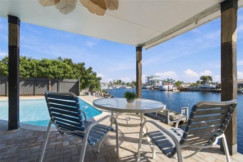 Casa en venta en New Port Richey, Florida, 4 dormitorios, 244.43 m2 № 2429187 - foto 4