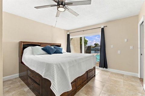 Casa en venta en New Port Richey, Florida, 4 dormitorios, 244.43 m2 № 2429187 - foto 23