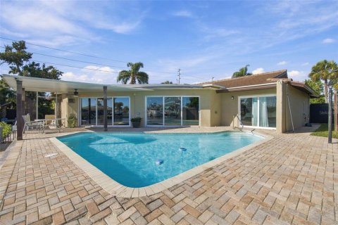 Casa en venta en New Port Richey, Florida, 4 dormitorios, 244.43 m2 № 2429187 - foto 6