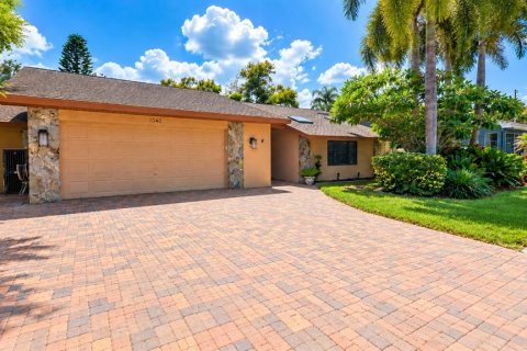 Villa ou maison à Tarpon Springs, Floride 4 chambres, 206.99 m2 № 2375671