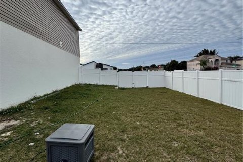 House in Kissimmee, Florida 5 bedrooms, 219.44 sq.m. № 2098636 - photo 17