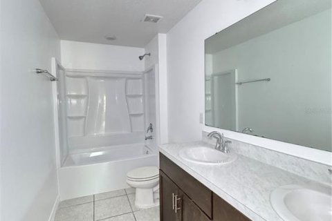House in Kissimmee, Florida 5 bedrooms, 219.44 sq.m. № 2098636 - photo 28