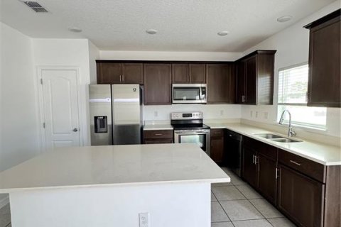 House in Kissimmee, Florida 5 bedrooms, 219.44 sq.m. № 2098636 - photo 11