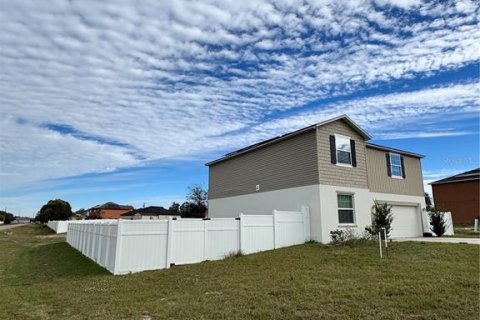 House in Kissimmee, Florida 5 bedrooms, 219.44 sq.m. № 2098636 - photo 2