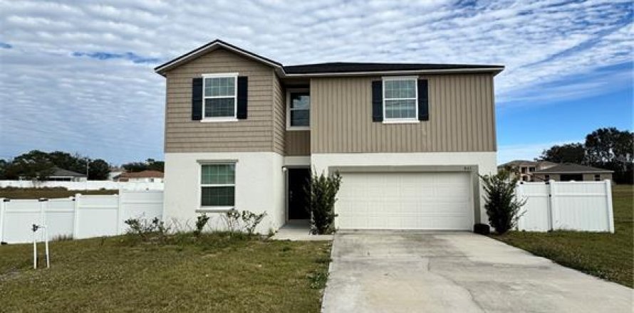 House in Kissimmee, Florida 5 bedrooms, 219.44 sq.m. № 2098636