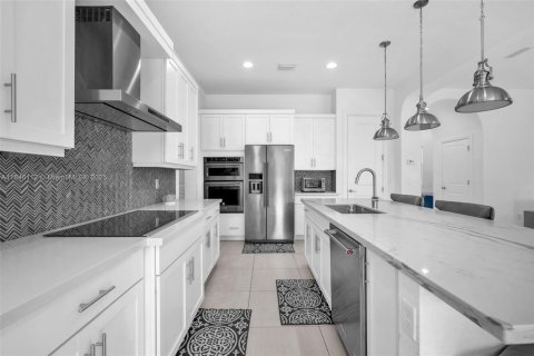 House in Pembroke Pines, Florida 4 bedrooms, 223.06 sq.m. № 1846311 - photo 12