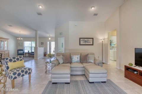 House in Palm Coast, Florida 4 bedrooms, 209.77 sq.m. № 1855875 - photo 15