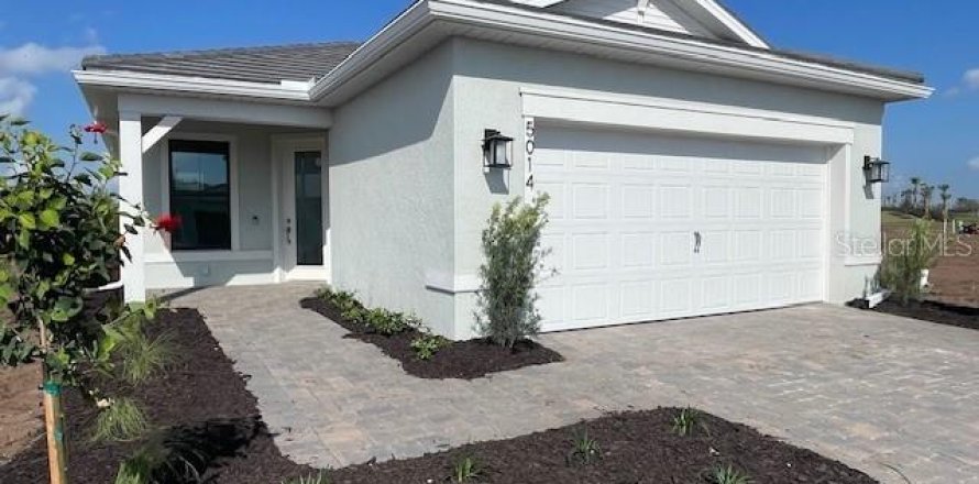 House in Bradenton, Florida 2 bedrooms, 130.53 sq.m. № 1679800