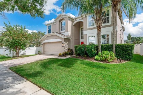 House in Orlando, Florida 5 bedrooms, 319.77 sq.m. № 2400370 - photo 2