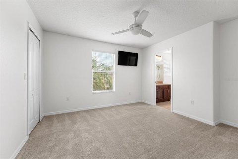 House in Orlando, Florida 5 bedrooms, 319.77 sq.m. № 2400370 - photo 23