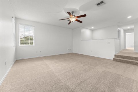 House in Orlando, Florida 5 bedrooms, 319.77 sq.m. № 2400370 - photo 19