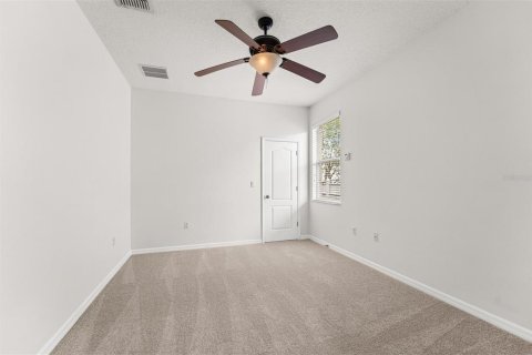 House in Orlando, Florida 5 bedrooms, 319.77 sq.m. № 2400370 - photo 25