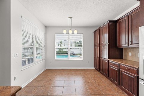 House in Orlando, Florida 5 bedrooms, 319.77 sq.m. № 2400370 - photo 10
