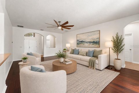 House in Orlando, Florida 5 bedrooms, 319.77 sq.m. № 2400370 - photo 5