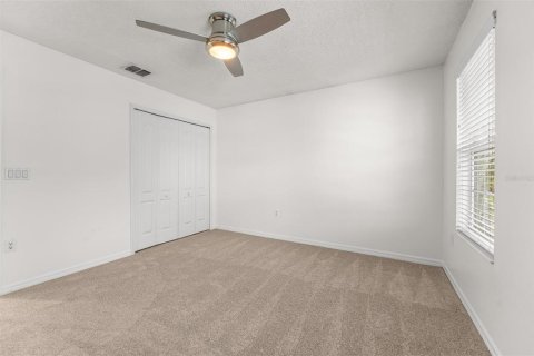 House in Orlando, Florida 5 bedrooms, 319.77 sq.m. № 2400370 - photo 21