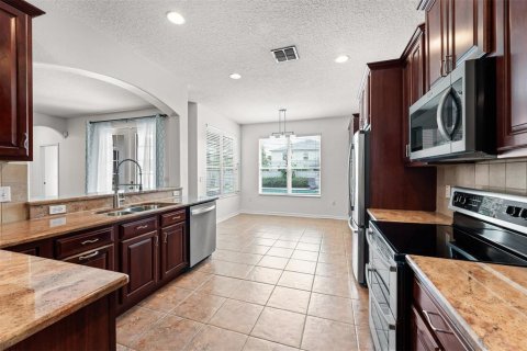 House in Orlando, Florida 5 bedrooms, 319.77 sq.m. № 2400370 - photo 8
