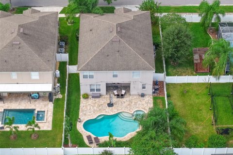 House in Orlando, Florida 5 bedrooms, 319.77 sq.m. № 2400370 - photo 29