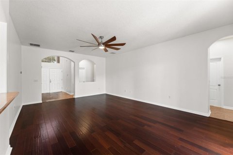 House in Orlando, Florida 5 bedrooms, 319.77 sq.m. № 2400370 - photo 6