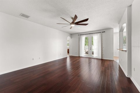 House in Orlando, Florida 5 bedrooms, 319.77 sq.m. № 2400370 - photo 4