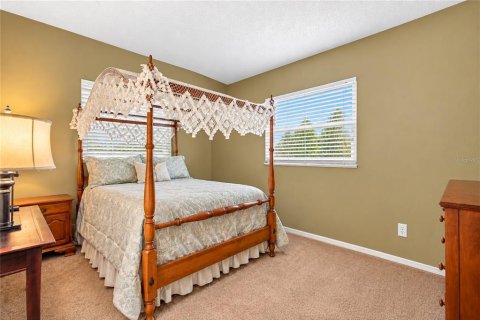 House in Altamonte Springs, Florida 4 bedrooms, 146.41 sq.m. № 2402774 - photo 17