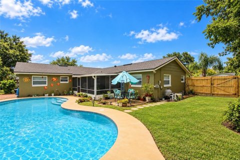 House in Altamonte Springs, Florida 4 bedrooms, 146.41 sq.m. № 2402774 - photo 30