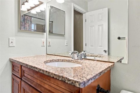 House in Altamonte Springs, Florida 4 bedrooms, 146.41 sq.m. № 2402774 - photo 20