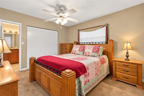 House in Altamonte Springs, Florida 4 bedrooms, 146.41 sq.m. № 2402774 - photo 14