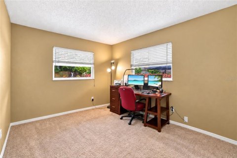 House in Altamonte Springs, Florida 4 bedrooms, 146.41 sq.m. № 2402774 - photo 24
