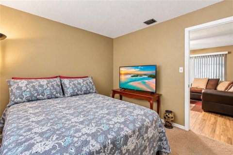 House in Altamonte Springs, Florida 4 bedrooms, 146.41 sq.m. № 2402774 - photo 23