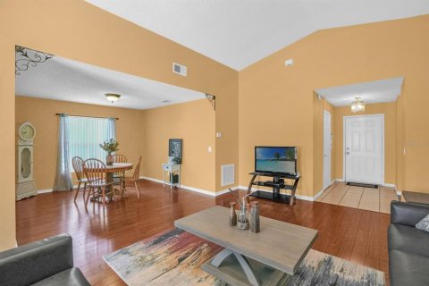 Villa ou maison à vendre à Kissimmee, Floride: 3 chambres, 133.5 m2 № 2231677 - photo 6