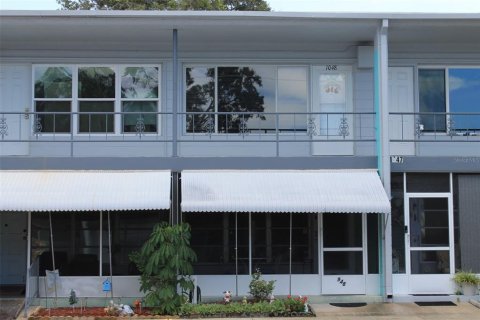 Condominio en venta en Kenneth City, Florida, 1 dormitorio, 60.57 m2 № 1870773 - foto 1