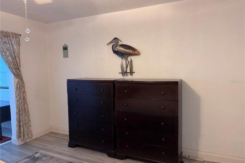 Condominio en venta en Kenneth City, Florida, 1 dormitorio, 60.57 m2 № 1870773 - foto 24