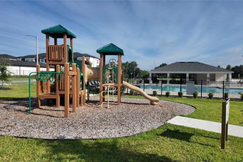 Townhouse in Davenport, Florida 3 bedrooms, 137.22 sq.m. № 1918416 - photo 14