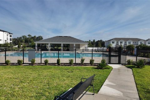 Townhouse in Davenport, Florida 3 bedrooms, 137.22 sq.m. № 1918416 - photo 15