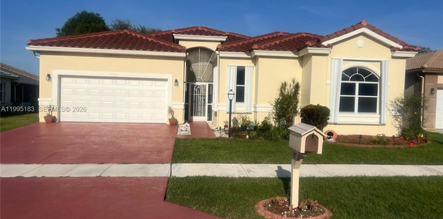 Дом в Лейк-Уорт, Флорида 3 спальни, 178м2 № 2062673