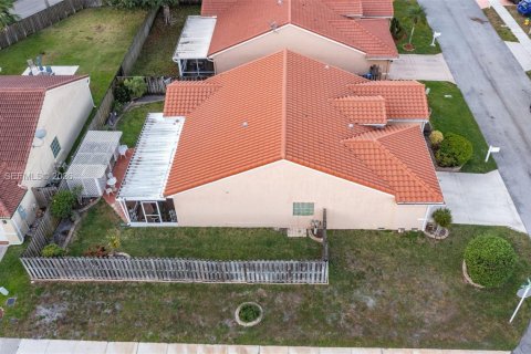 House in Margate, Florida 3 bedrooms, 145.02 sq.m. № 2040281 - photo 30