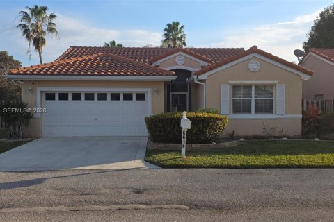 House in Margate, Florida 3 bedrooms, 145.02 sq.m. № 2040281 - photo 2